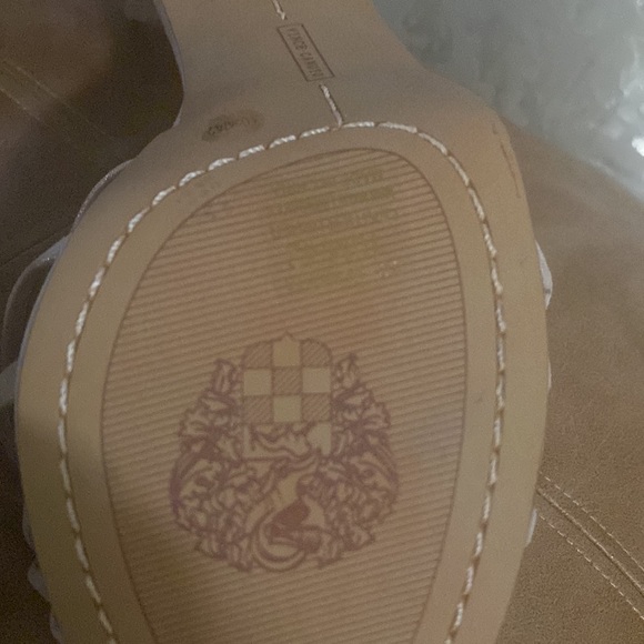 NWOB -Vince Camuto heels - Picture 11 of 12